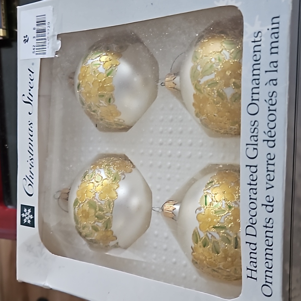 Christmas Street Set Of 4 Hand Decorated Glass Christmas Orn…